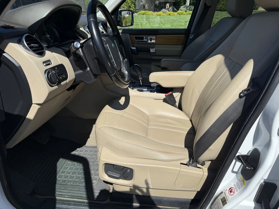 2013 Land Rover Discovery 4th Gen - Image 28 of 31