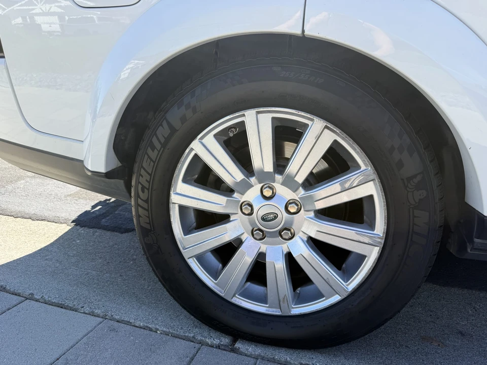2013 Land Rover Discovery 4th Gen - Image 24 of 31