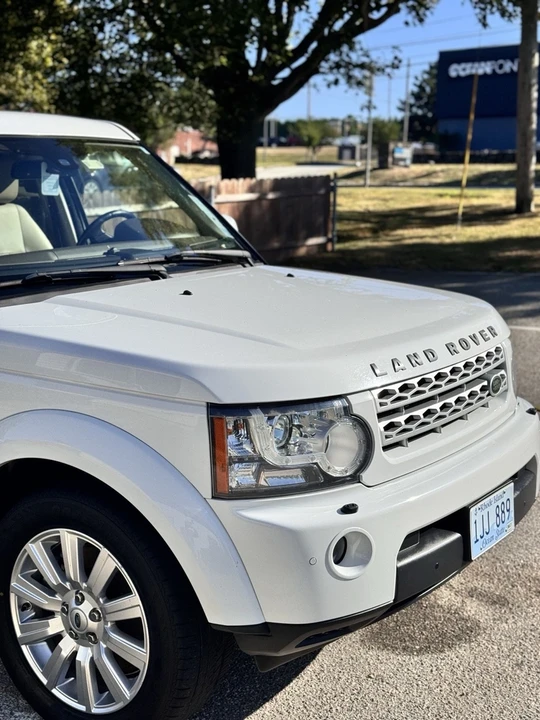 2013 Land Rover Discovery 4th Gen - Image 3 of 4
