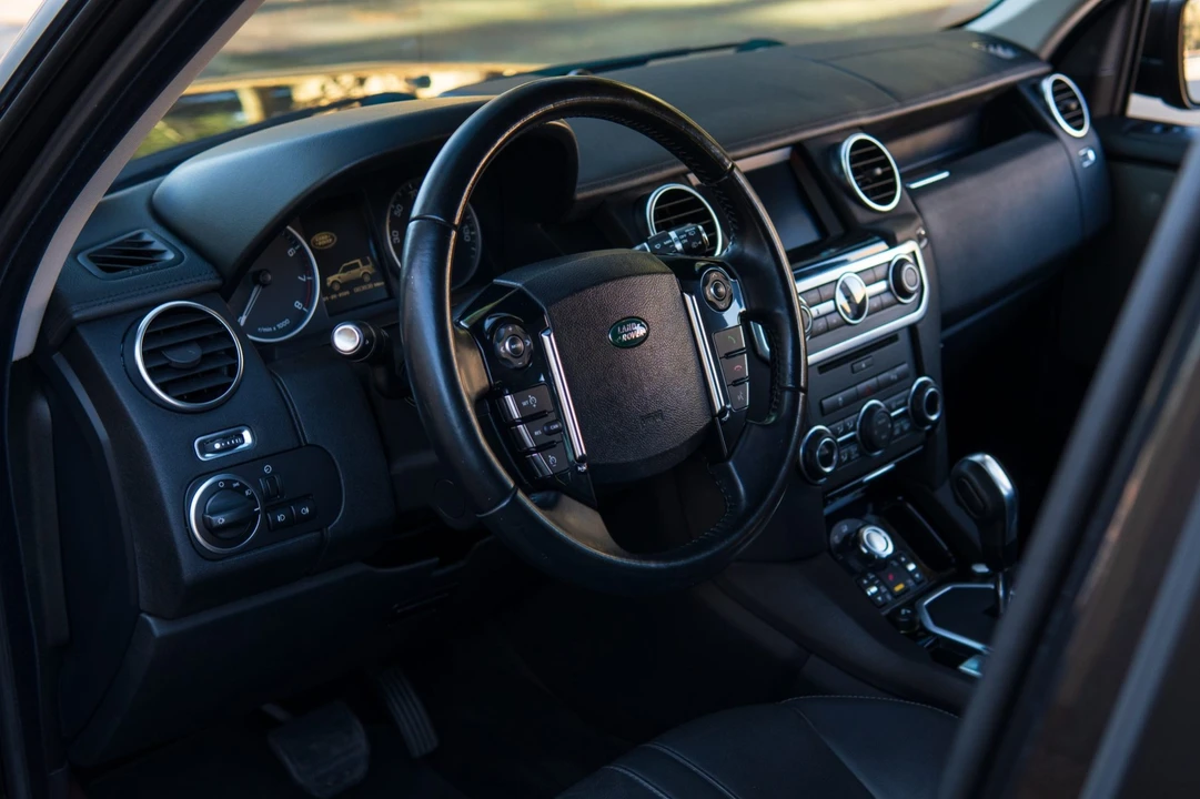 2013 Land Rover Discovery 4th Gen - Image 5 of 7