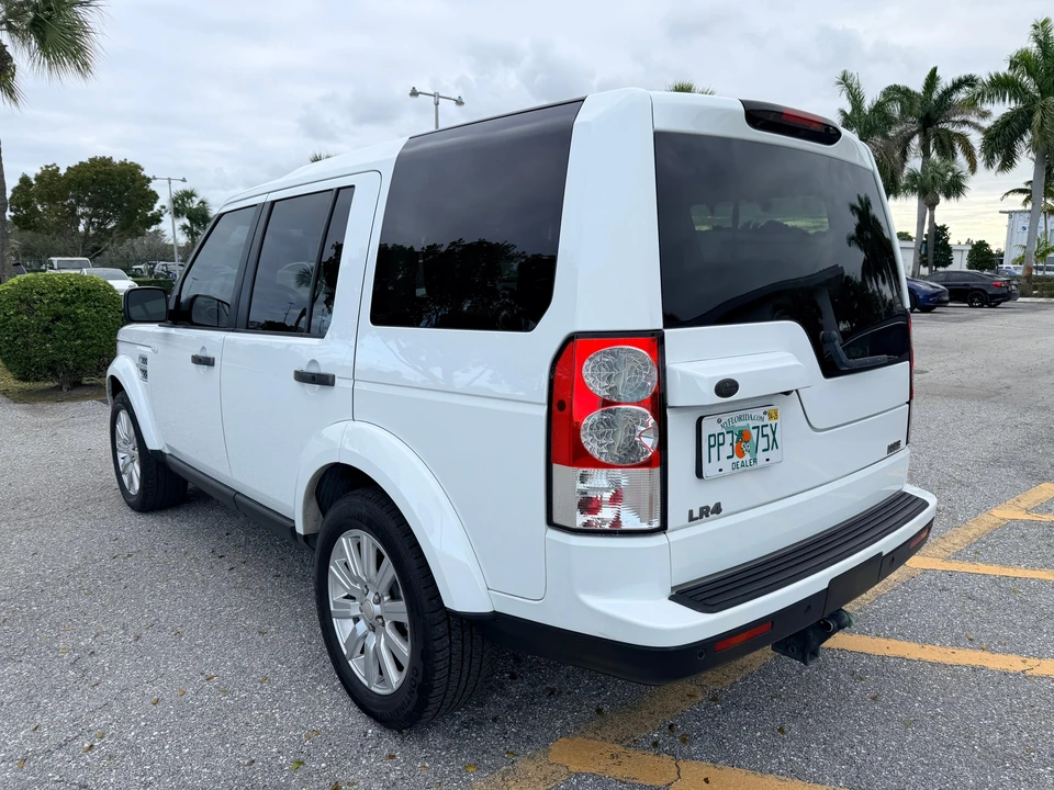 2013 Land Rover Discovery 4th Gen - Image 17 of 31