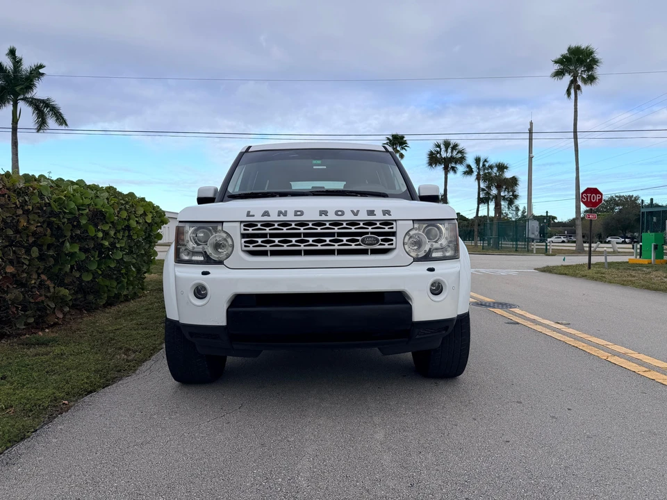 2013 Land Rover Discovery 4th Gen - Image 8 of 31