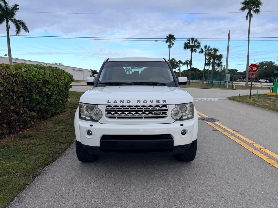 2013 Land Rover Discovery 4th Gen - Image 7 of 31