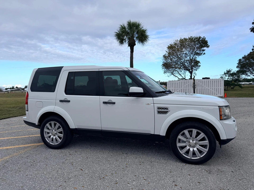 2013 Land Rover Discovery 4th Gen - Image 28 of 31