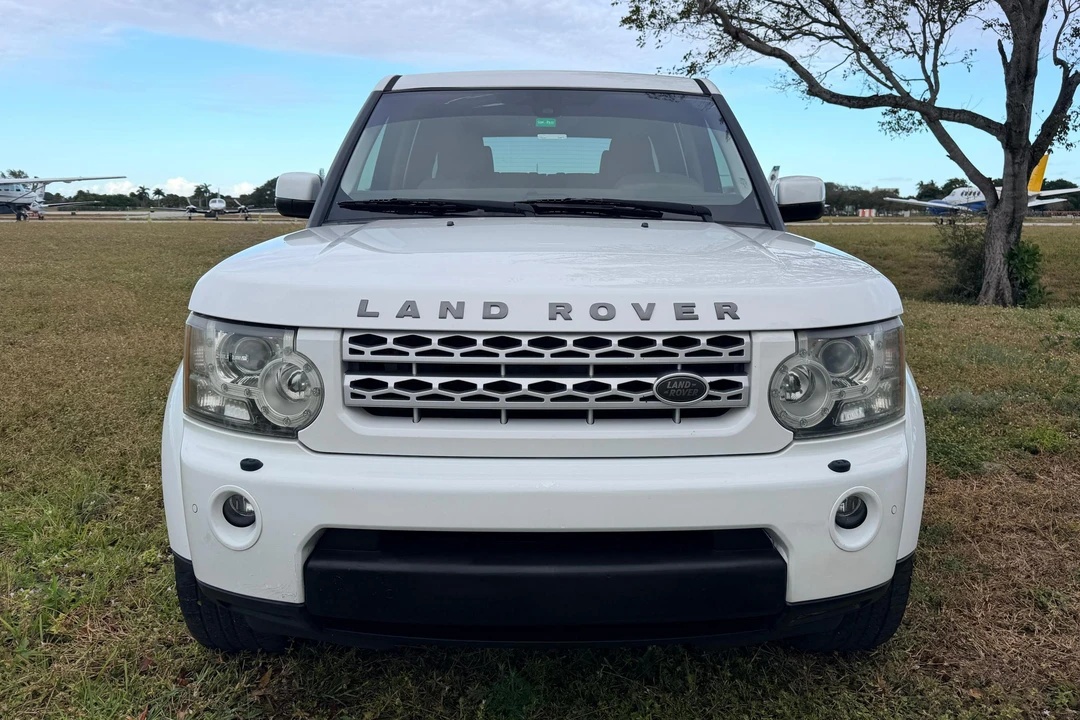 2013 Land Rover Discovery 4th Gen - Image 2 of 31