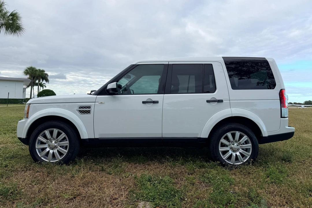 2013 Land Rover Discovery 4th Gen - Image 3 of 31