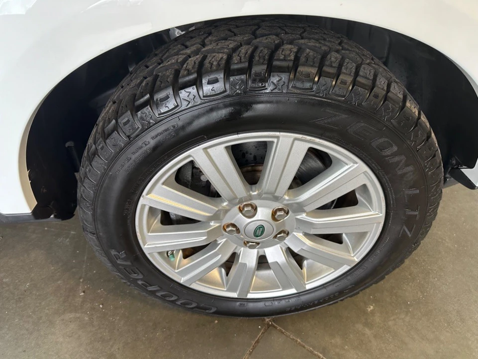 2013 Land Rover Discovery 4th Gen - Image 5 of 10