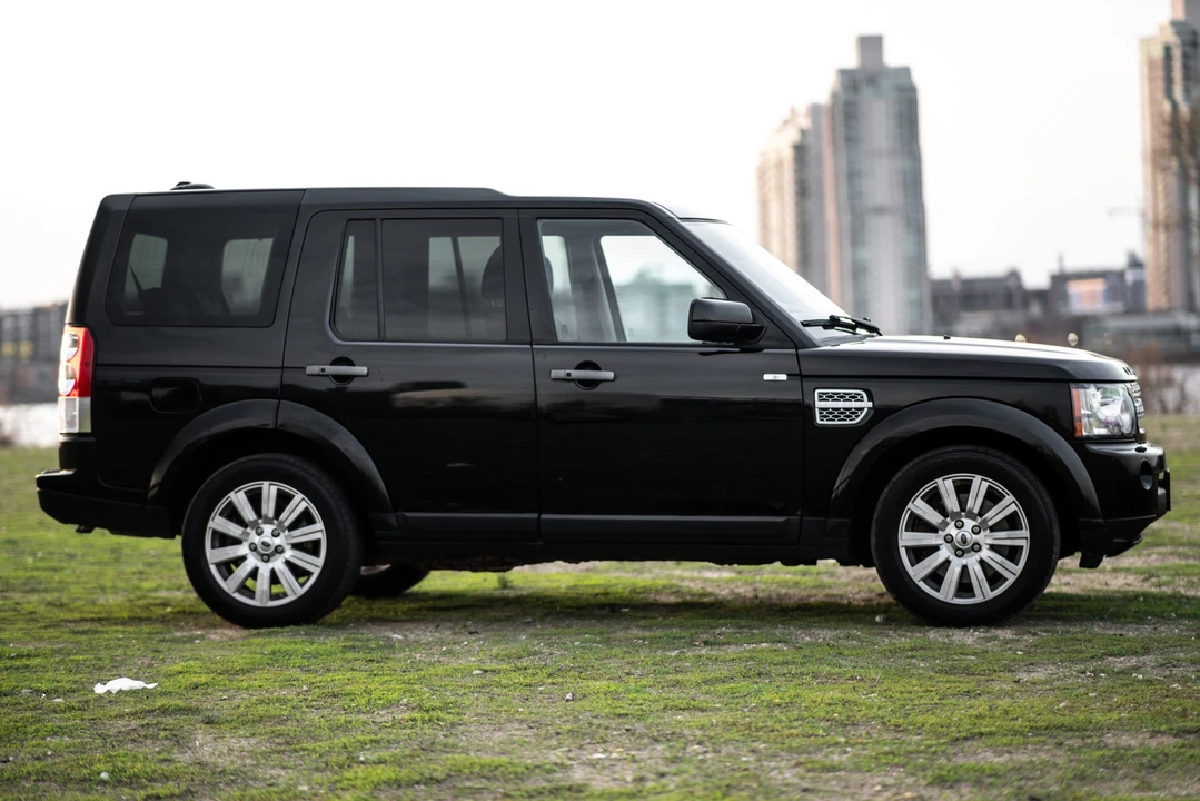 2013 Land Rover Discovery 4th Gen - Image 17 of 31