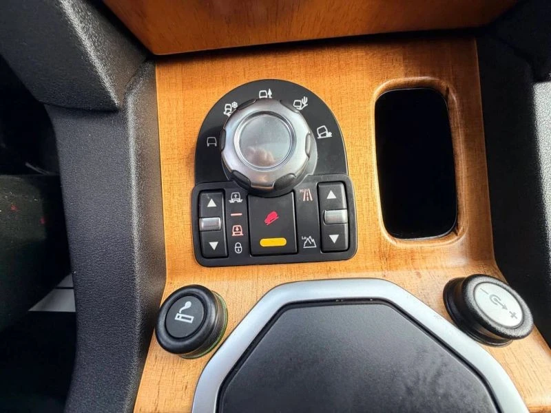 2013 Land Rover Discovery 4th Gen - Image 9 of 12
