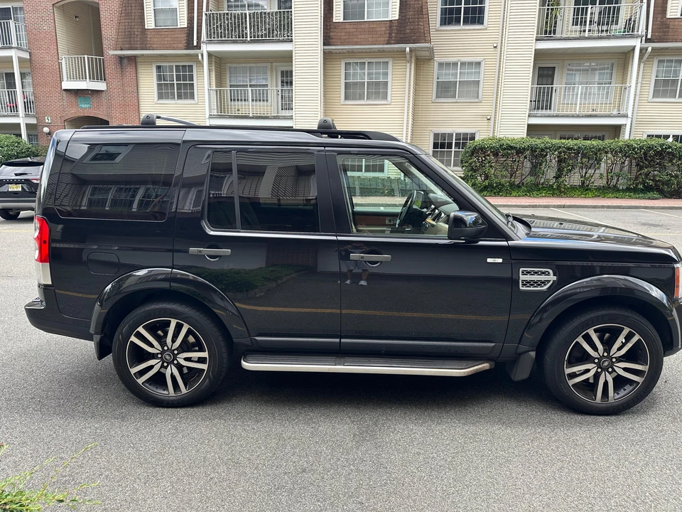 2013 Land Rover Discovery 4th Gen - Image 28 of 31