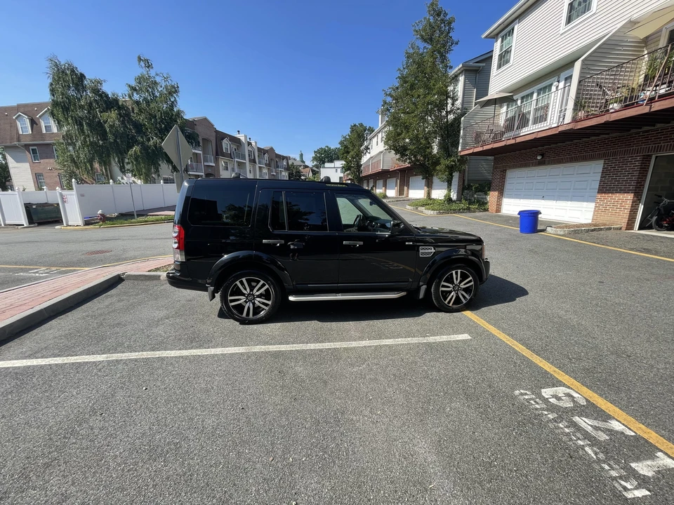 2013 Land Rover Discovery 4th Gen - Image 25 of 31