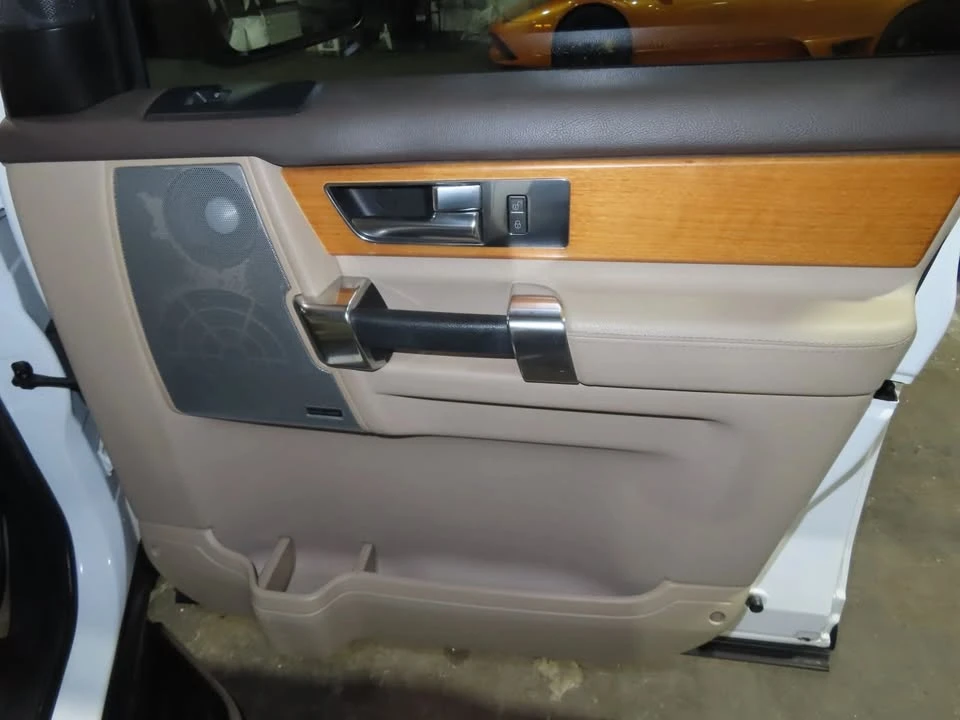 2013 Land Rover Discovery 4th Gen - Image 16 of 20