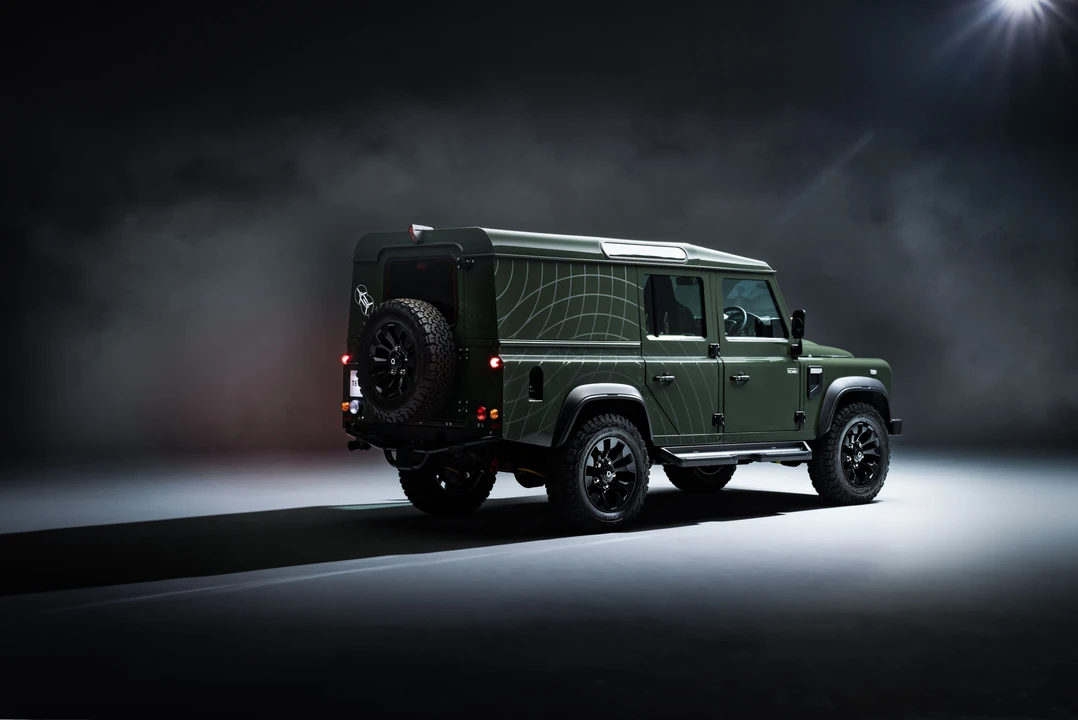 2013 Land Rover Defender 110 - Image 6 of 31