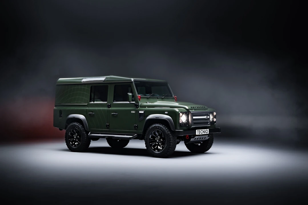 2013 Land Rover Defender 110 - Image 8 of 31