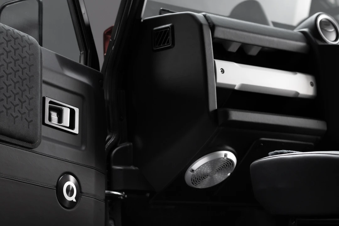 2013 Land Rover Defender 110 - Image 19 of 31
