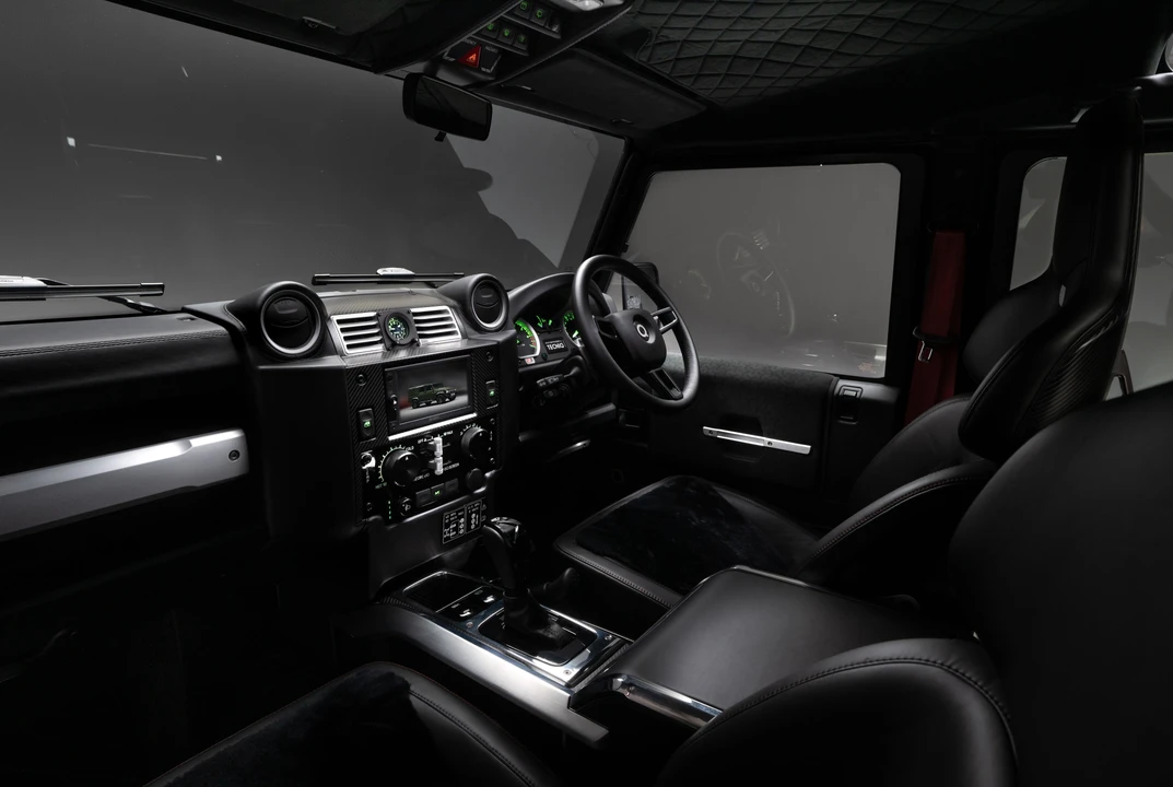 2013 Land Rover Defender 110 - Image 11 of 31
