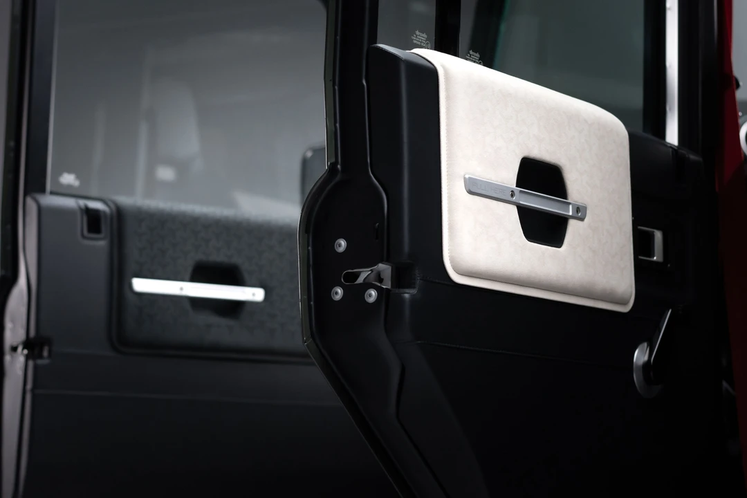 2013 Land Rover Defender 110 - Image 18 of 31