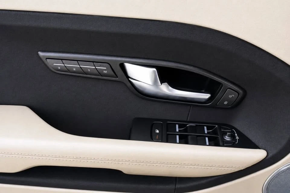 2013 Land Rover Range Rover Evoque 1st Gen - Image 9 of 17