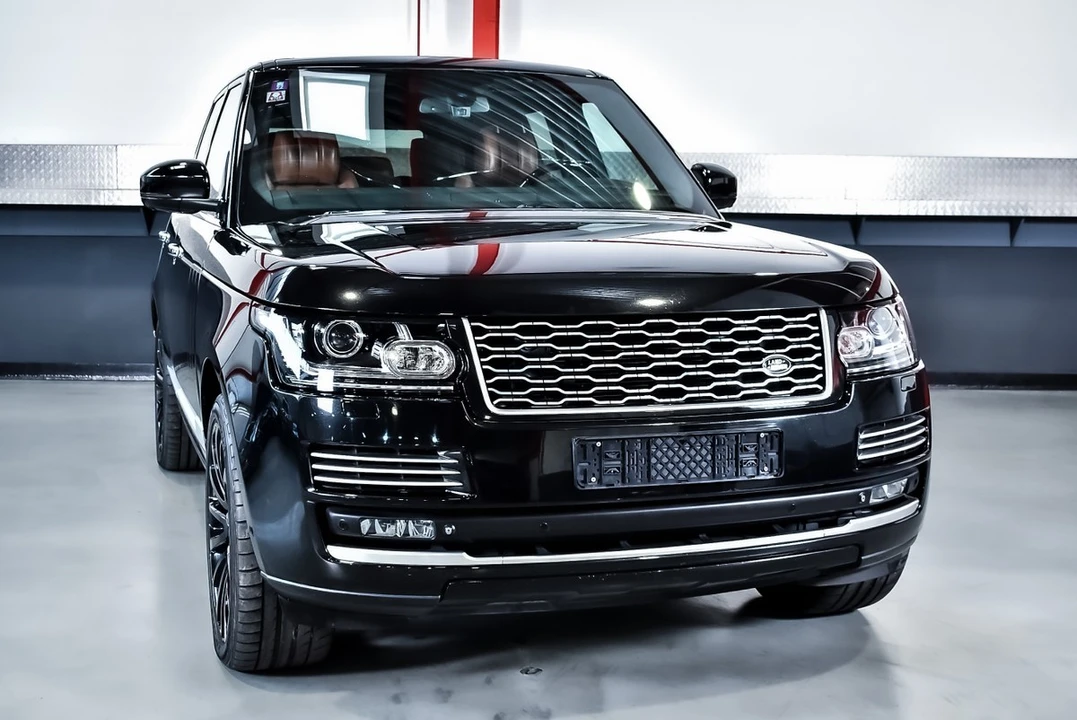 2013 Land Rover Range Rover L405 - Image 5 of 30