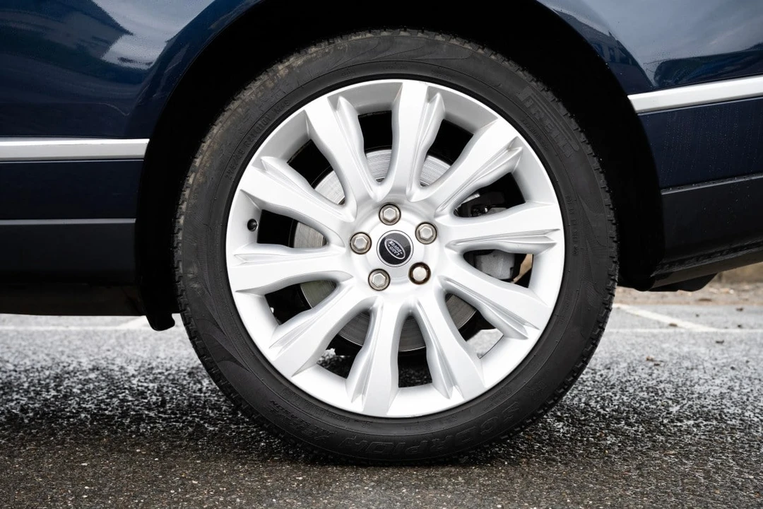 2013 Land Rover Range Rover L405 - Image 16 of 30