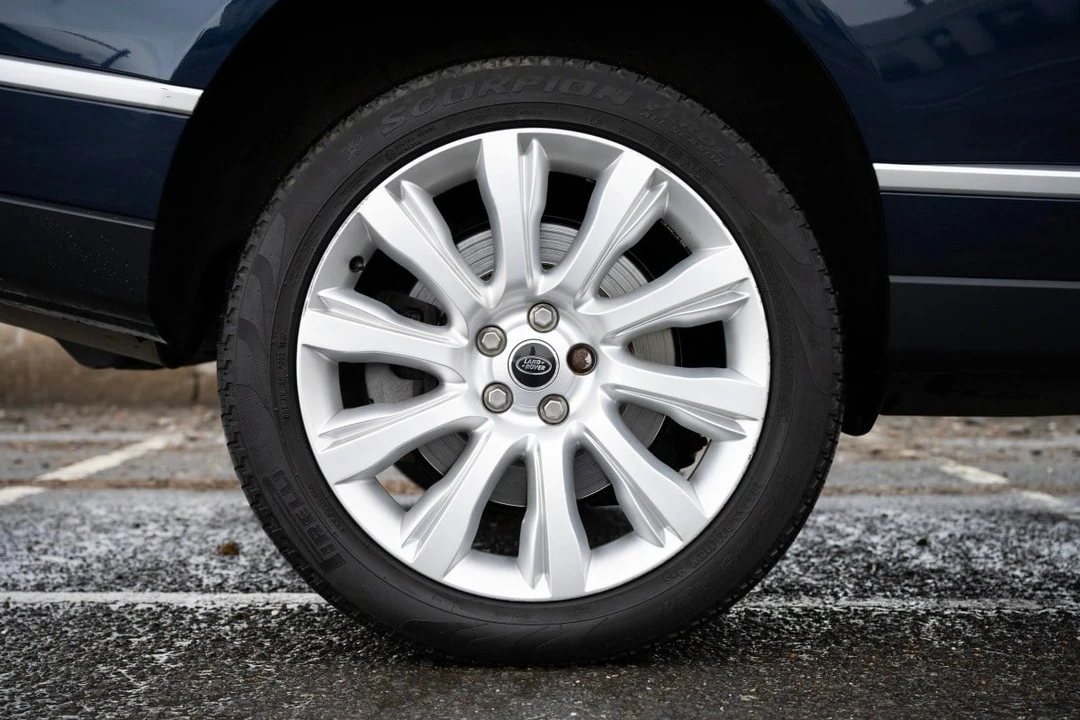 2013 Land Rover Range Rover L405 - Image 14 of 30