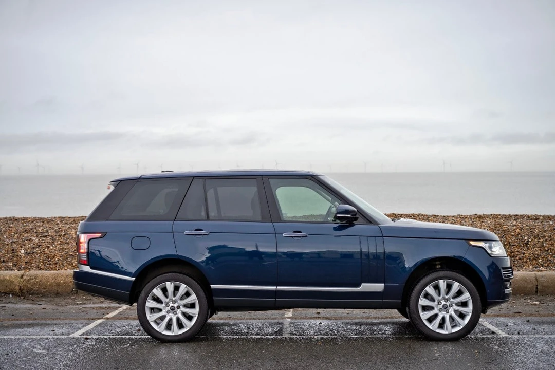 2013 Land Rover Range Rover L405 - Image 5 of 30