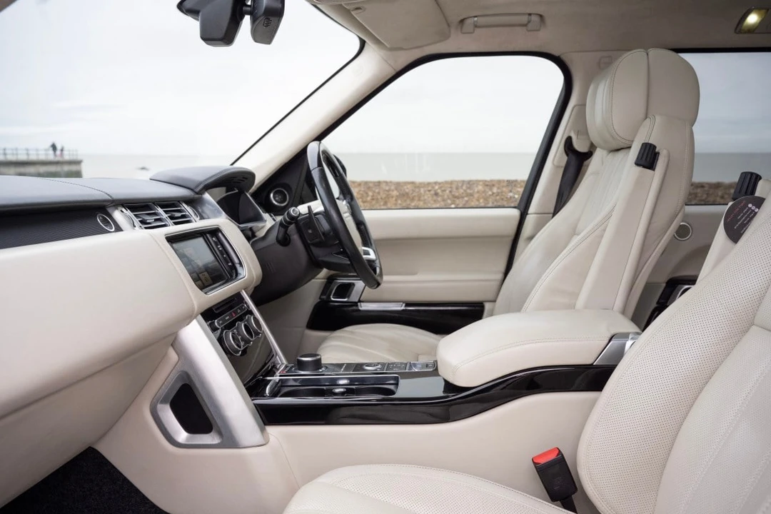 2013 Land Rover Range Rover L405 - Image 17 of 30