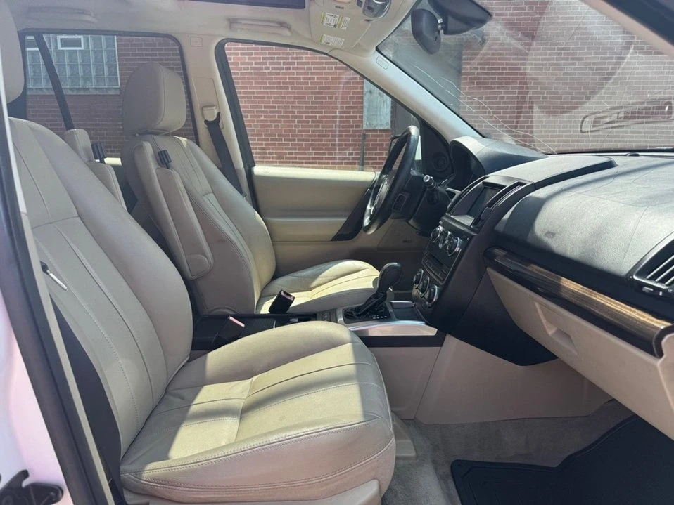 2013 Land Rover Freelander - Image 10 of 16