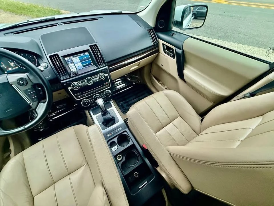 2013 Land Rover Freelander - Image 17 of 19