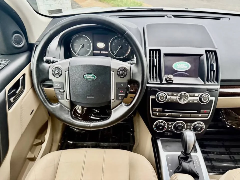 2013 Land Rover Freelander - Image 11 of 19