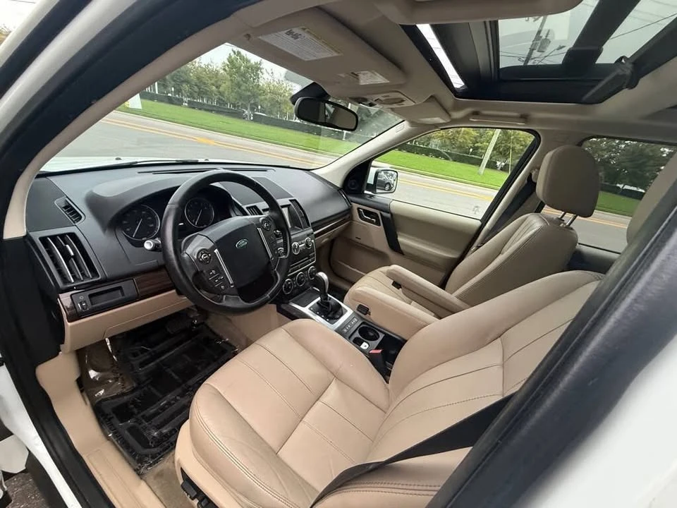 2013 Land Rover Freelander - Image 10 of 19