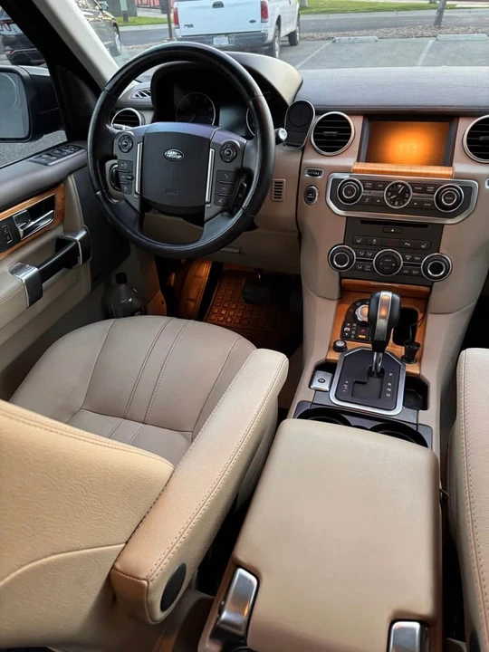 2013 Land Rover Discovery 4th Gen - Image 12 of 14