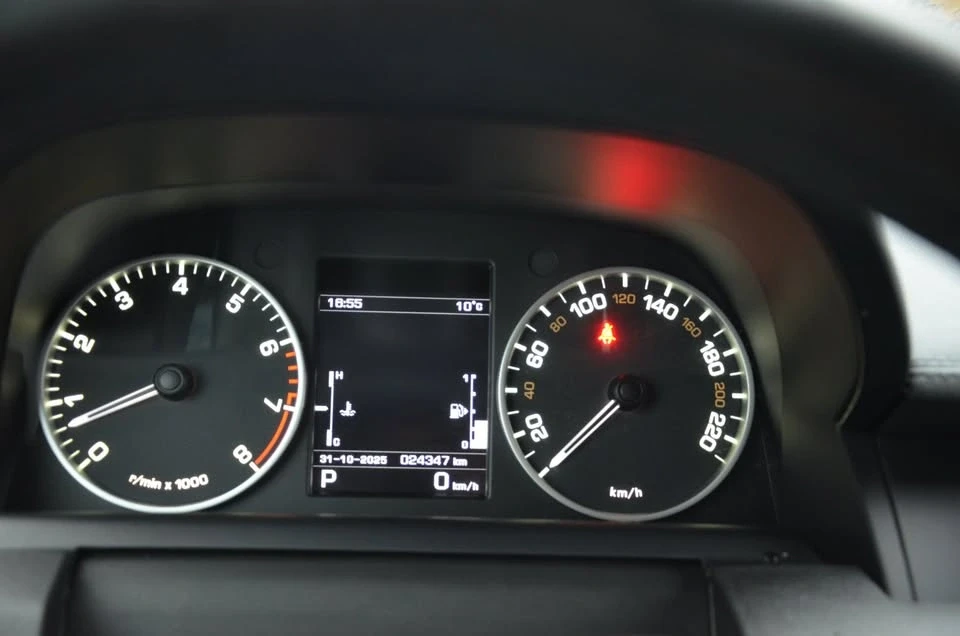 2013 Land Rover Discovery 4th Gen - Image 8 of 12