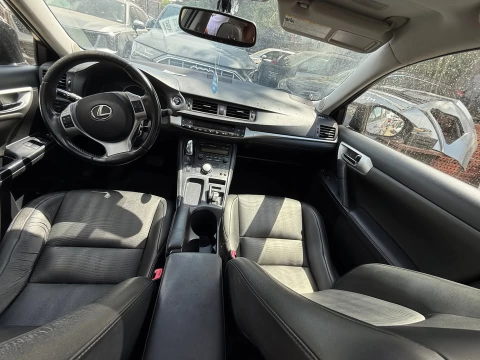 2013 Lexus CT - Image 5 of 7