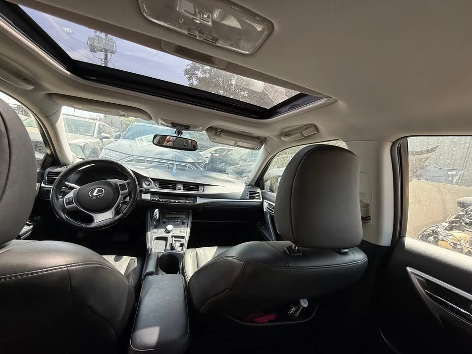 2013 Lexus CT - Image 6 of 7