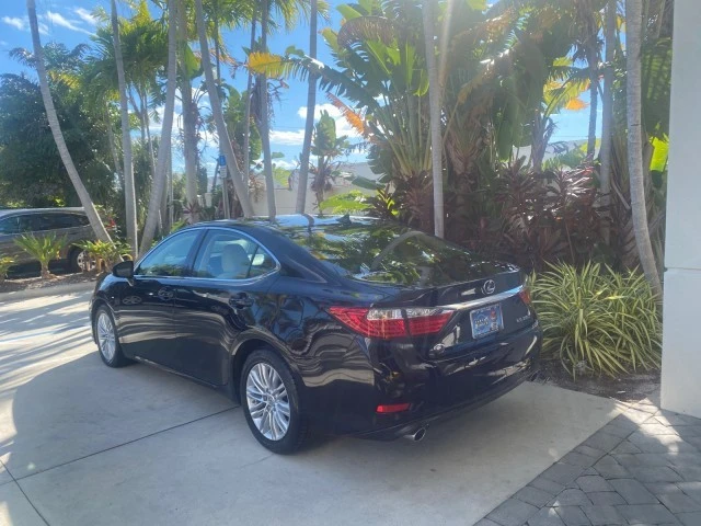 2013 Lexus ES 6th Gen - Image 6 of 22