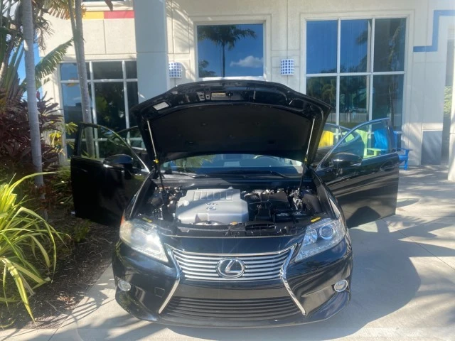 2013 Lexus ES 6th Gen - Image 18 of 22