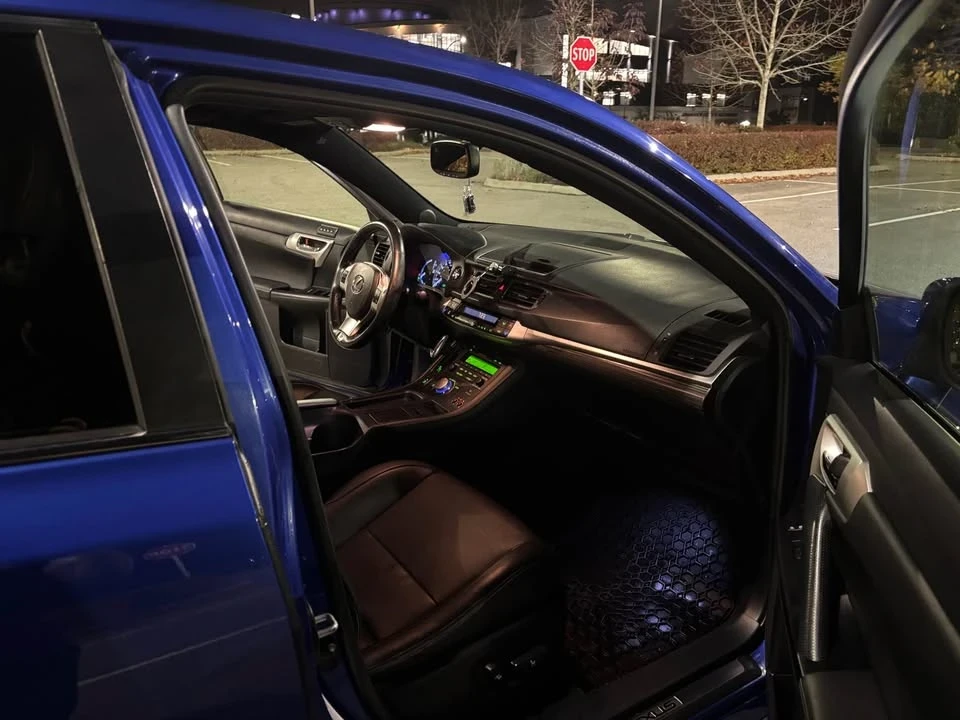 2013 Lexus CT - Image 7 of 14