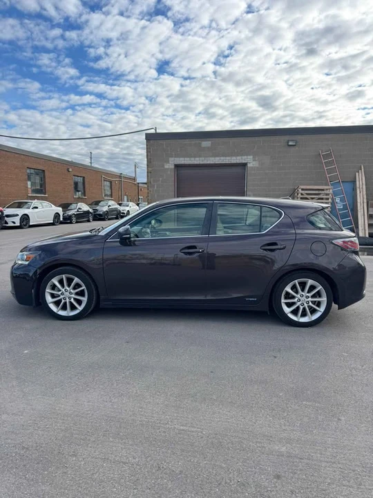 2013 Lexus CT - Image 2 of 15