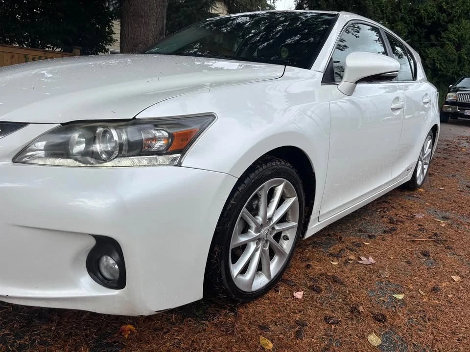 2013 Lexus CT - Image 8 of 14