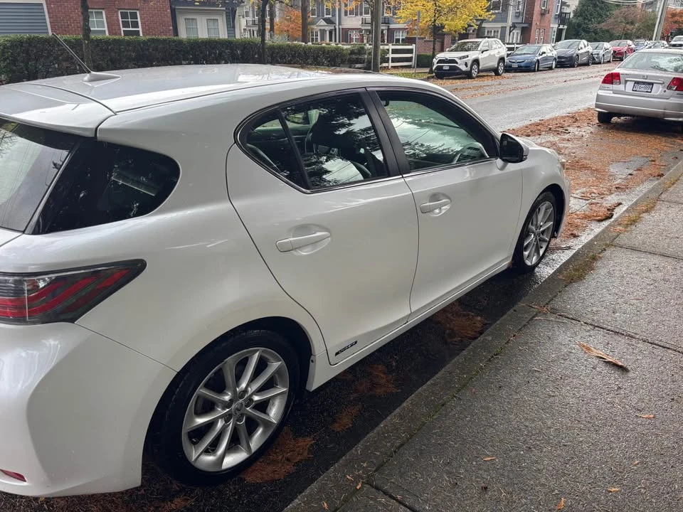 2013 Lexus CT - Image 4 of 14