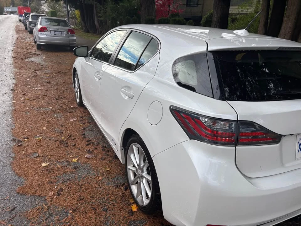 2013 Lexus CT - Image 6 of 14