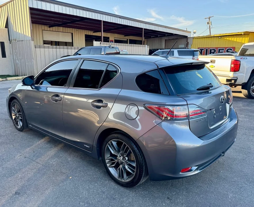 2013 Lexus CT - Image 11 of 12