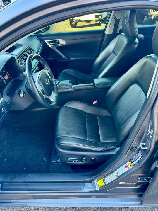 2013 Lexus CT - Image 3 of 12