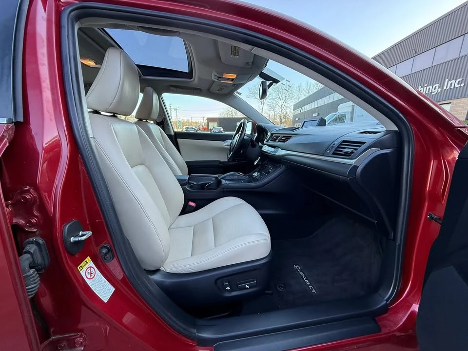 2013 Lexus CT - Image 13 of 20