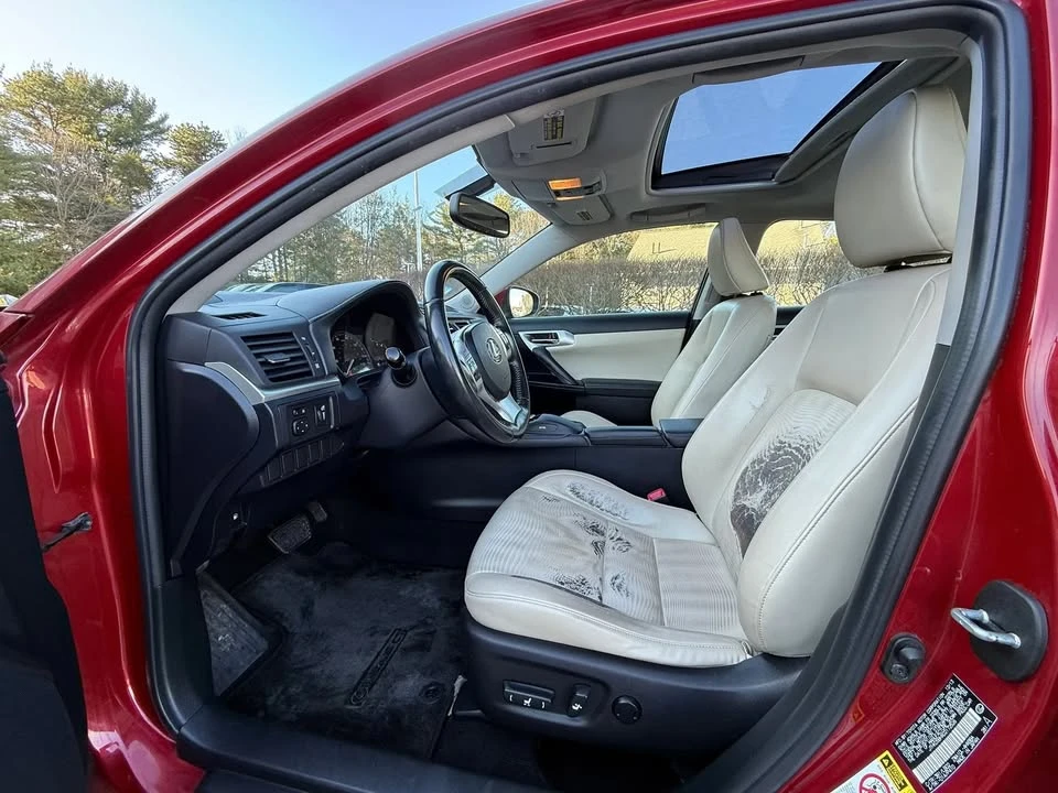 2013 Lexus CT - Image 9 of 20