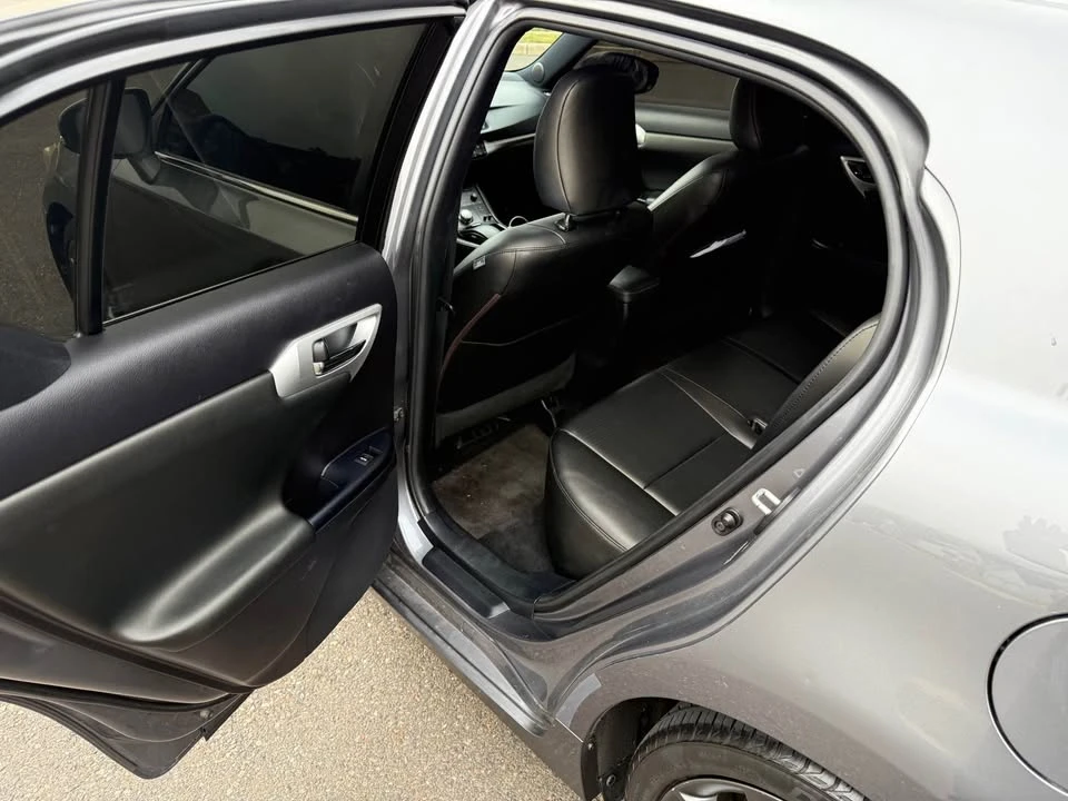2013 Lexus CT - Image 11 of 17