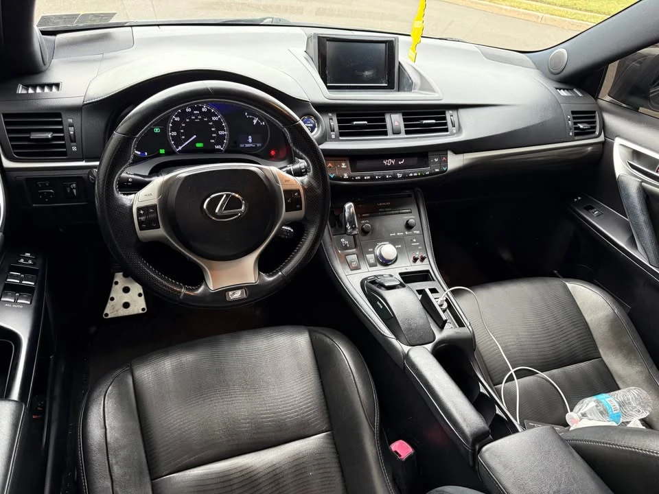 2013 Lexus CT - Image 13 of 17