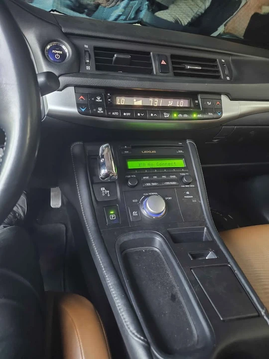 2013 Lexus CT - Image 6 of 9