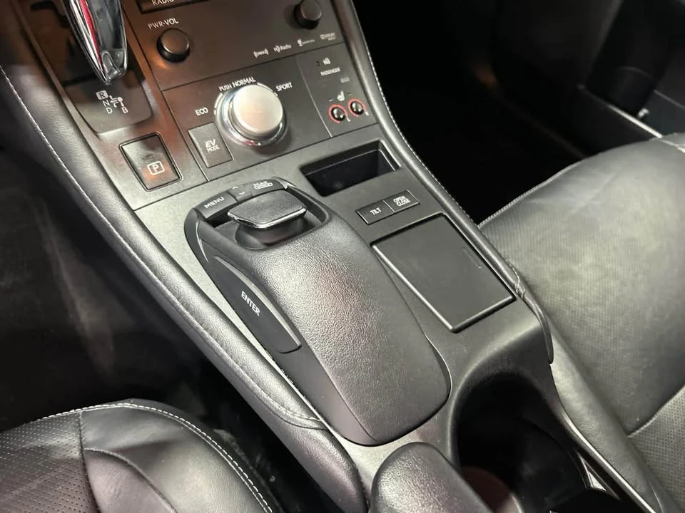 2013 Lexus CT - Image 9 of 10